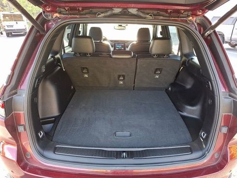 Used 2024 Jeep Grand Cherokee Altitude image 28