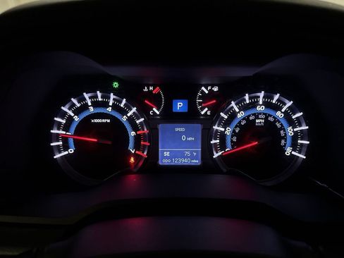 Used 2018 Toyota 4Runner Limited AWD/4WD image 12