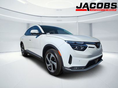 New 2025 VinFast VF 8 Eco