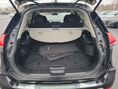 Used 2018 Nissan Rogue SV w/ Premium Package image 8