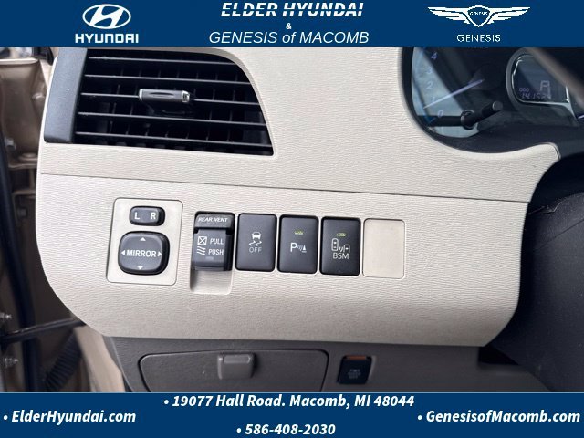 Used 2014 Toyota Sienna XLE FWD image 16