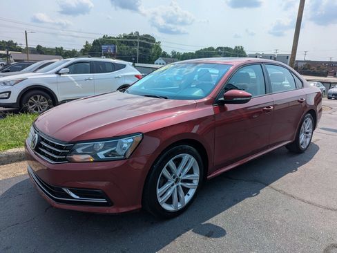 Used 2019 Volkswagen Passat 2.0T Wolfsburg w/ Wheels & Sunroof Package FWD image 3