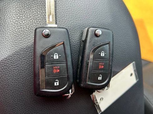 Used 2024 Toyota RAV4 LE FWD image 20