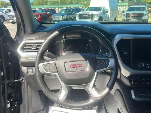 Used 2021 GMC Acadia SLT w/ Technology Package AWD/4WD image 16
