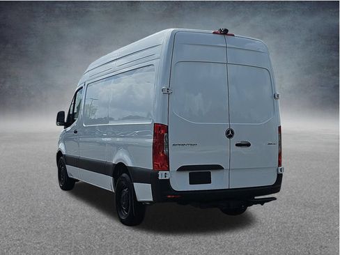 Used 2025 Mercedes-Benz Sprinter 2500 image 6