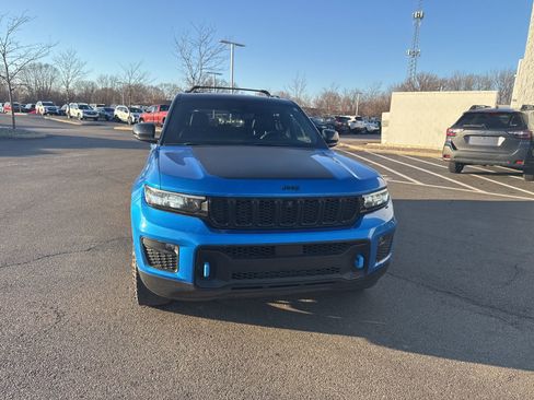 Used 2022 Jeep Grand Cherokee Trailhawk w/ Luxury Tech Group III image 5