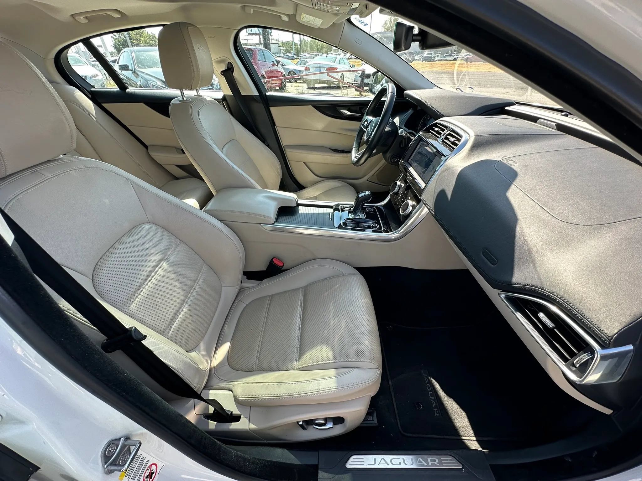 Used 2020 Jaguar XE S RWD image 13
