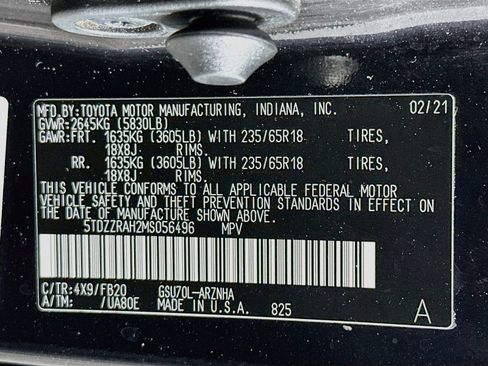 Used 2021 Toyota Highlander LE FWD image 32