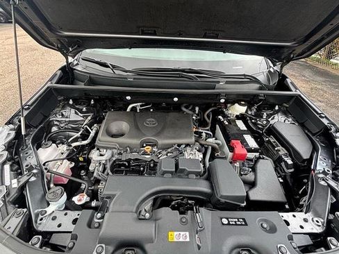 Used 2025 Toyota RAV4 XLE w/ Convenience Package image 57