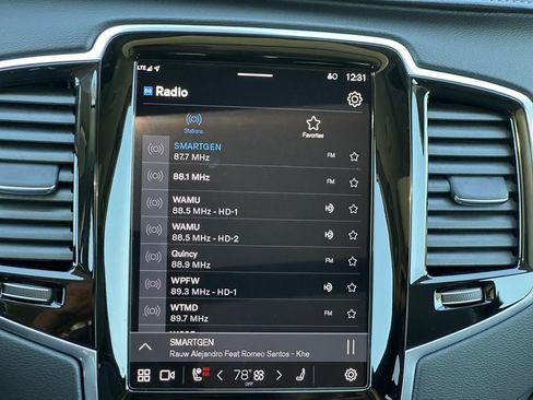 Used 2025 Volvo XC90 T8 Ultra w/ Protection Package Premier image 15