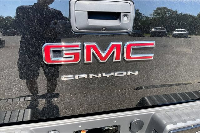 Used 2022 GMC Canyon Elevation w/ Elevation Premium Package AWD/4WD image 22