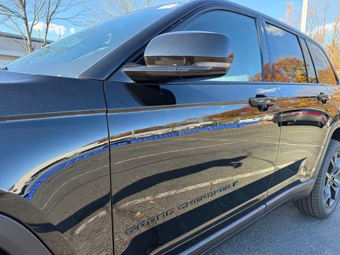 New 2025 Jeep Grand Cherokee Limited image 4