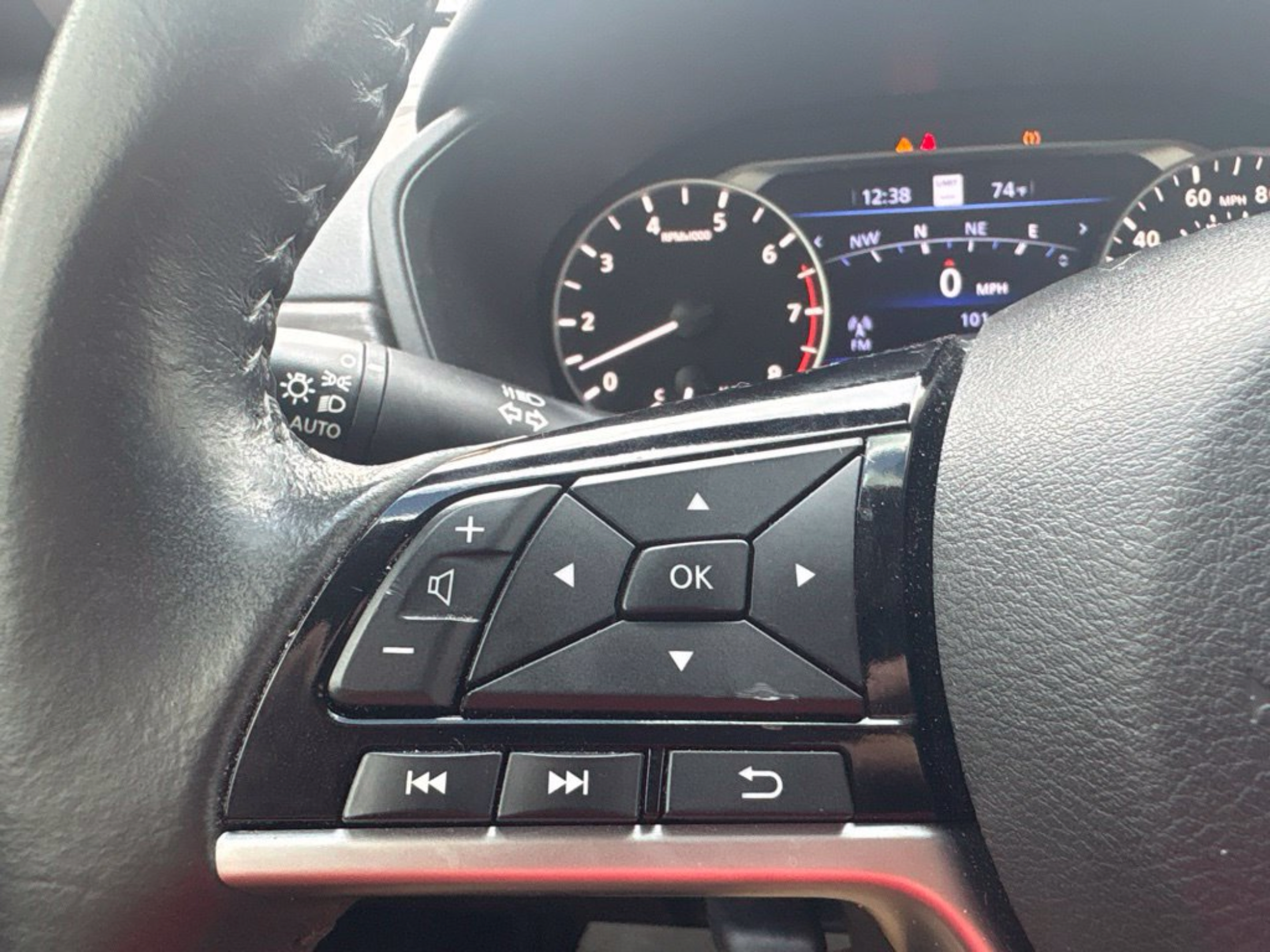 Used 2024 Nissan Altima 2.5 SV w/ SV Premium Package FWD image 8