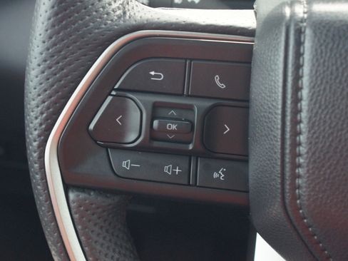 Used 2025 Toyota Tundra Limited AWD/4WD image 10