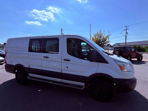 Used 2015 Ford Transit 250 130 Low Roof w/ Exterior Upgrade Package RWD image 6