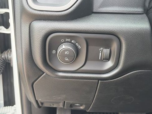 New 2026 RAM 3500 Tradesman AWD/4WD image 17