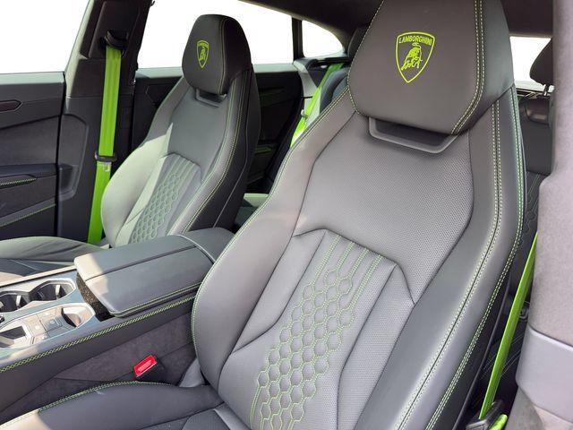 Used 2025 Lamborghini Urus SE AWD/4WD image 12