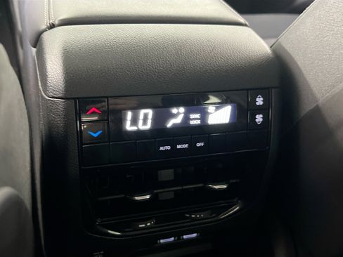 Used 2023 Jeep Grand Cherokee L Laredo w/ Luxury Tech Group I AWD/4WD image 25