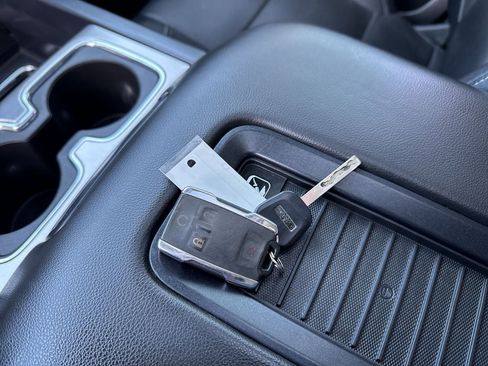 Used 2017 GMC Sierra 1500 SLT image 31