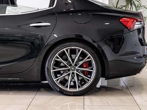 Used 2023 Maserati Ghibli Modena Q4 AWD/4WD image 7