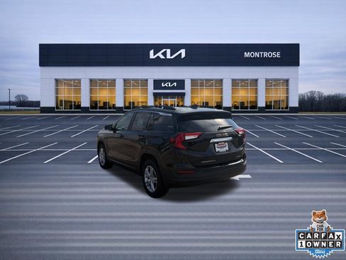 Used 2022 GMC Terrain SLE w/ Driver Convenience Package AWD/4WD image 7