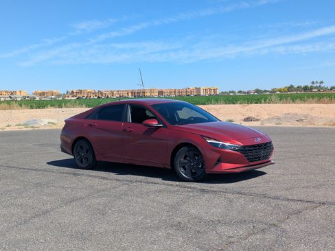 Certified 2023 Hyundai Elantra SEL w/ Cargo Package FWD image 36