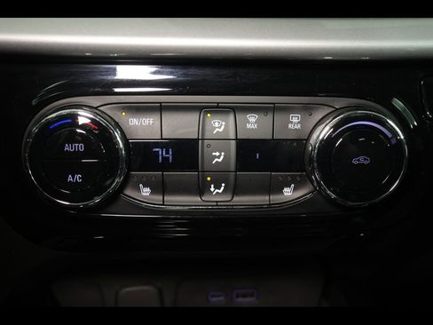 Used 2024 Chevrolet Trax LT w/ Driver Confidence Package image 12