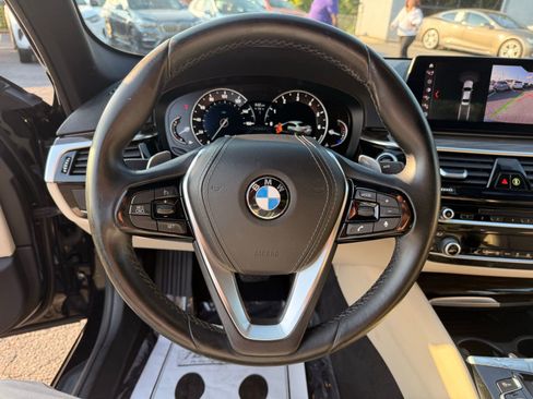 Used 2019 BMW 530i xDrive w/ Convenience Package AWD/4WD image 18