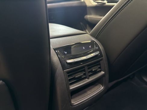Used 2022 Cadillac XT5 Premium Luxury FWD image 39
