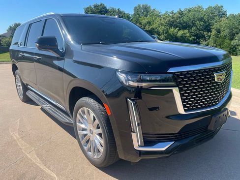 Used 2024 Cadillac Escalade ESV Premium Luxury AWD/4WD image 3