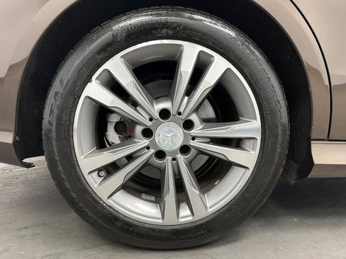 Used 2014 Mercedes-Benz E 350 4MATIC Sedan image 65