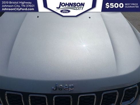 Used 2024 Jeep Compass Latitude AWD/4WD image 22