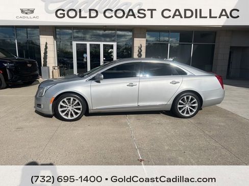 Used 2017 Cadillac XTS Luxury image 2