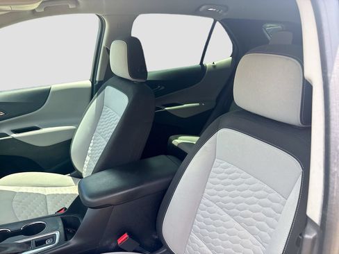 Used 2018 Chevrolet Equinox LS w/ LPO, Cargo Package FWD image 19