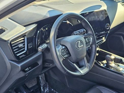 Used 2024 Lexus NX 250 FWD w/ Towing Package (2000 Lbs) image 17