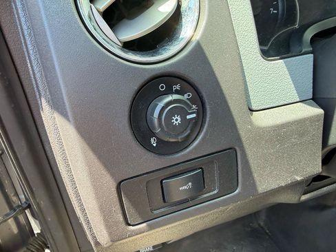 Used 2012 Ford F150 XLT AWD/4WD image 16