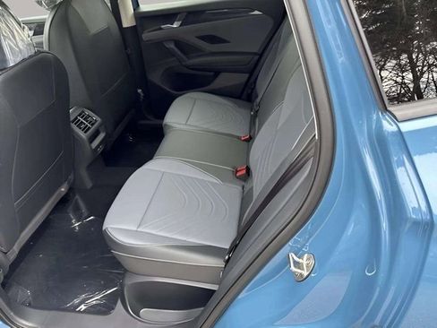 New 2026 Volkswagen Tiguan SE image 9