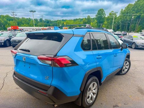 Used 2019 Toyota RAV4 LE AWD/4WD image 4