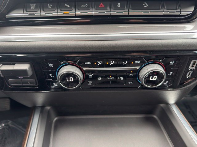 Used 2025 Chevrolet Silverado 3500 High Country w/ Technology Package AWD/4WD image 20