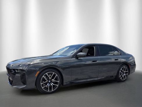 New 2026 BMW 750e xDrive w/ Premium Package AWD/4WD image 3