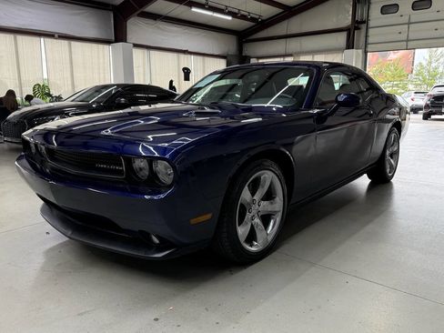 Used 2013 Dodge Challenger SXT Plus RWD image 5