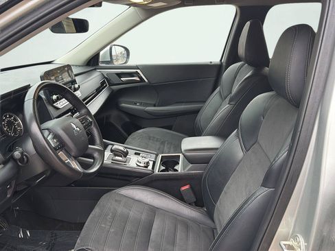 Used 2024 Mitsubishi Outlander SE FWD image 9
