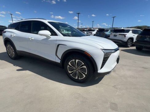 Used 2024 Chevrolet Blazer EV LT image 2