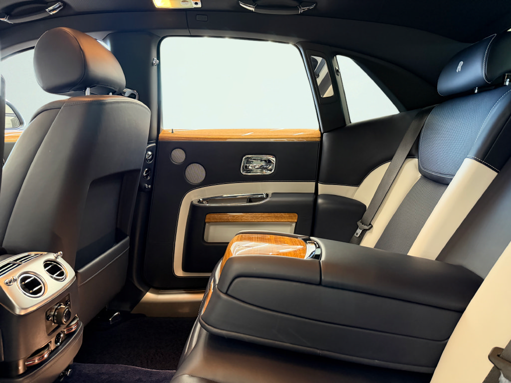 Used 2019 Rolls-Royce Ghost RWD image 62