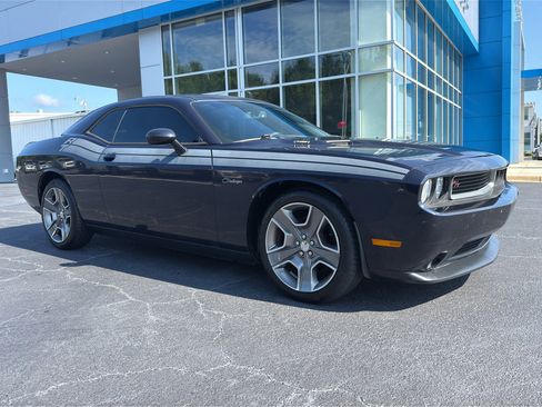 Used 2012 Dodge Challenger R/T RWD image 2
