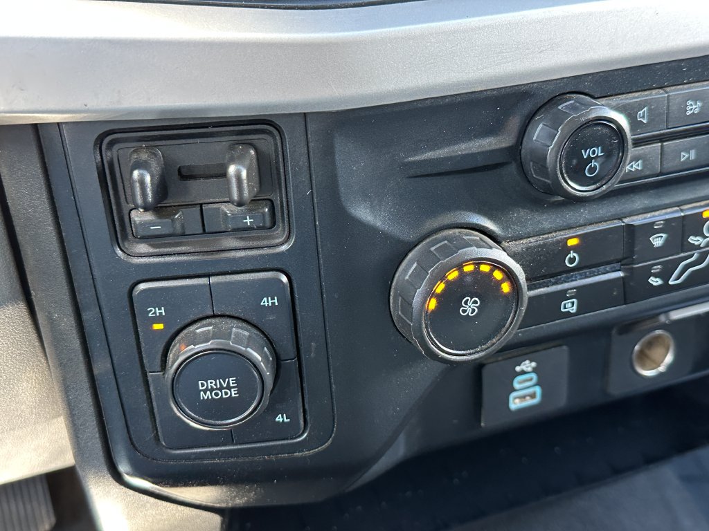 Used 2024 Ford F350 XLT AWD/4WD image 30