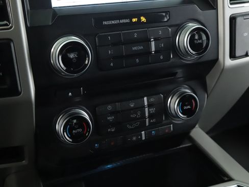 Used 2018 Ford F150 Lariat w/ Equipment Group 502A Luxury image 14