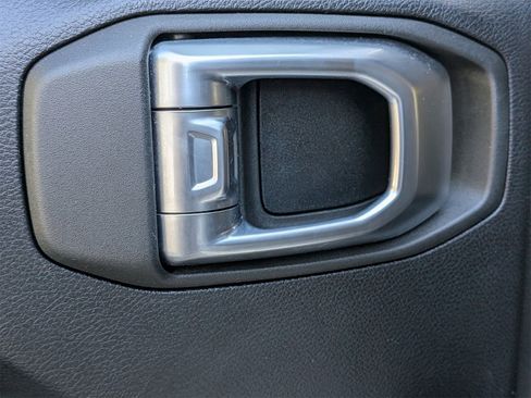 Used 2021 Jeep Wrangler Unlimited Sport image 26