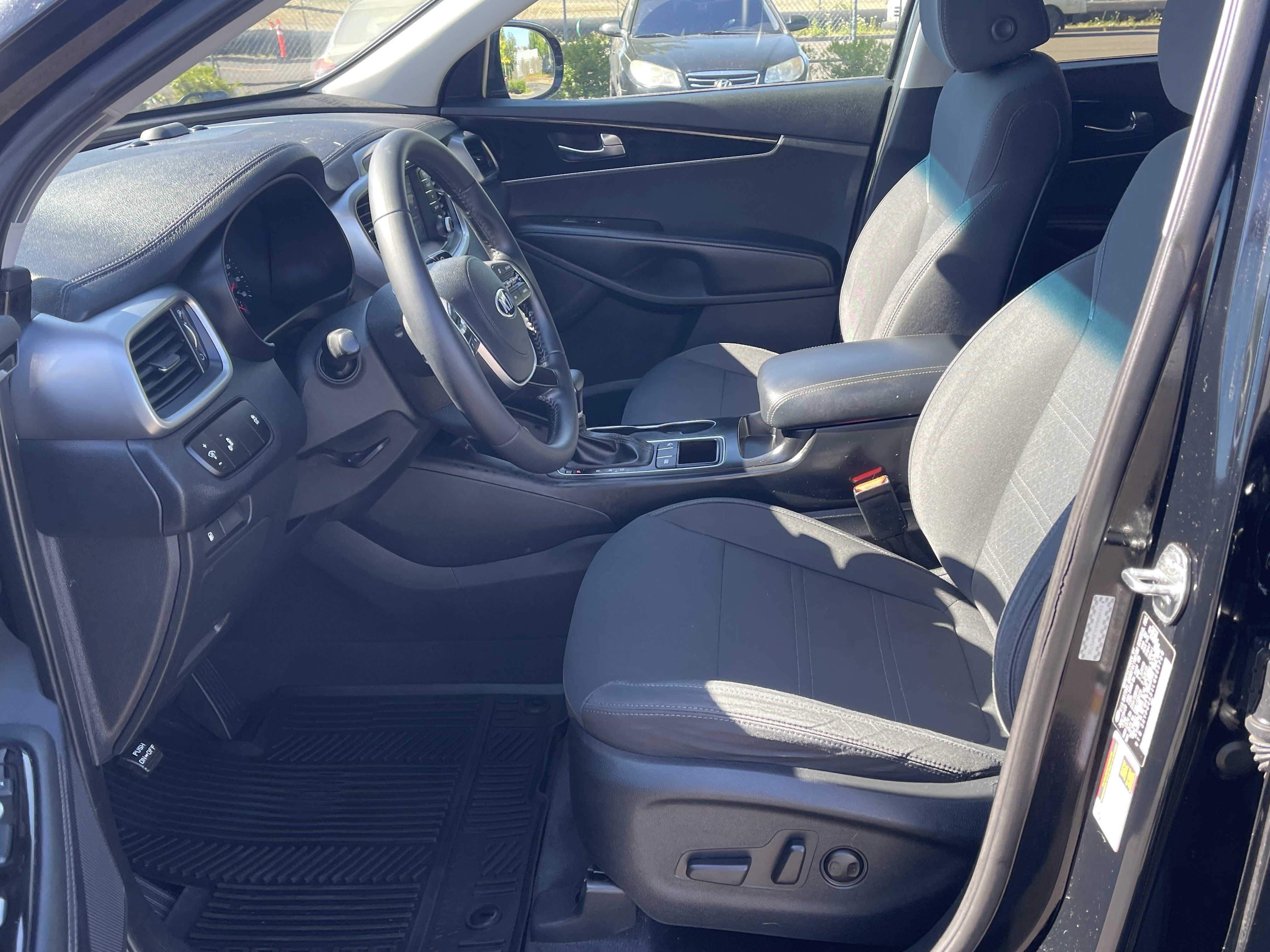 Used 2020 Kia Sorento S FWD image 11