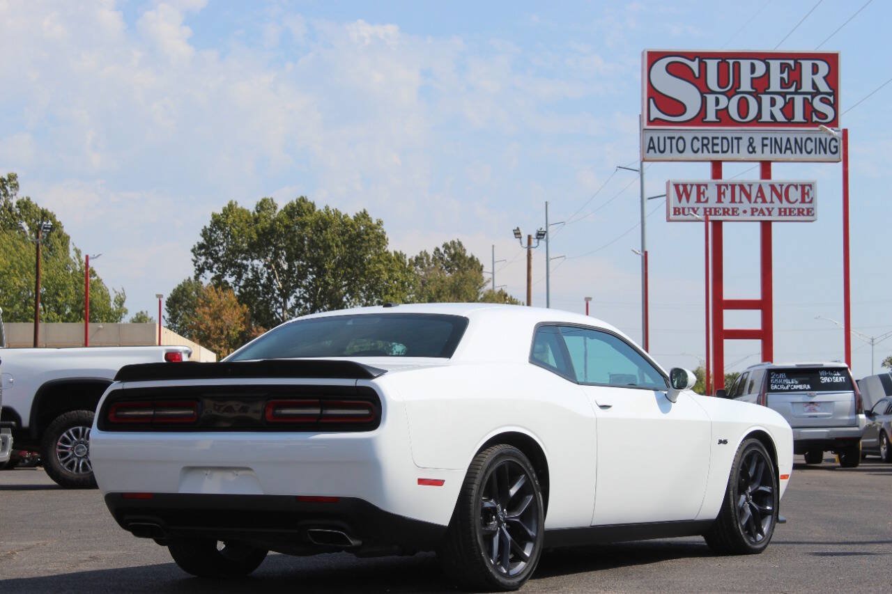 Used 2023 Dodge Challenger R/T w/ Blacktop Package RWD image 4